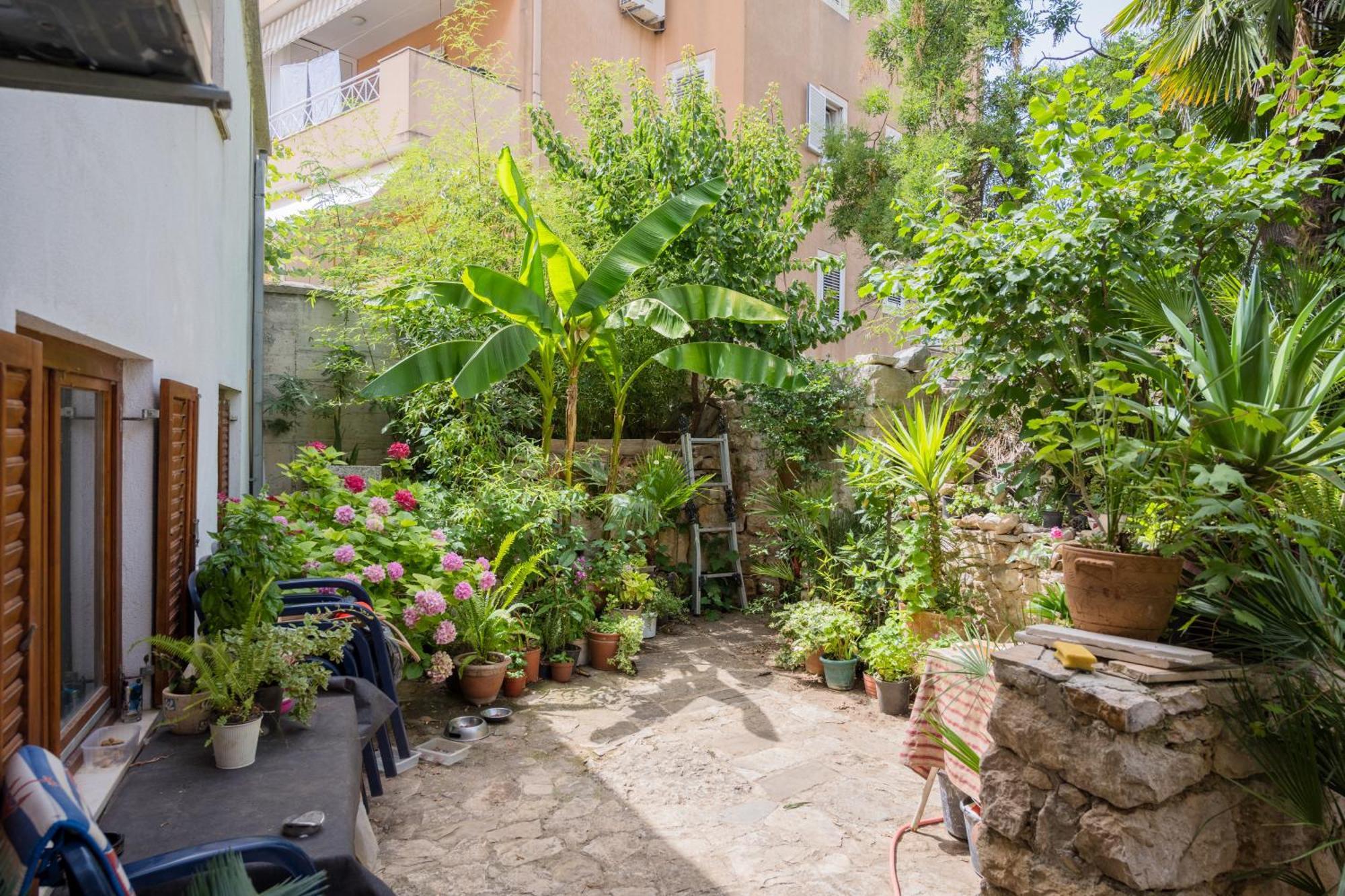 Cozy Guest House Kamenita Split Bagian luar foto